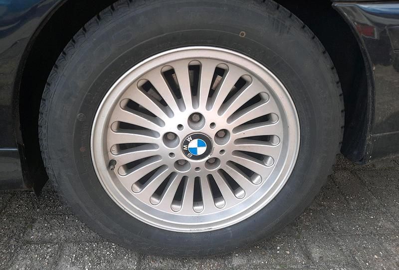 Gebraucht BMW 520 170 PS (125 kW) 2000 Schwarz Kombi