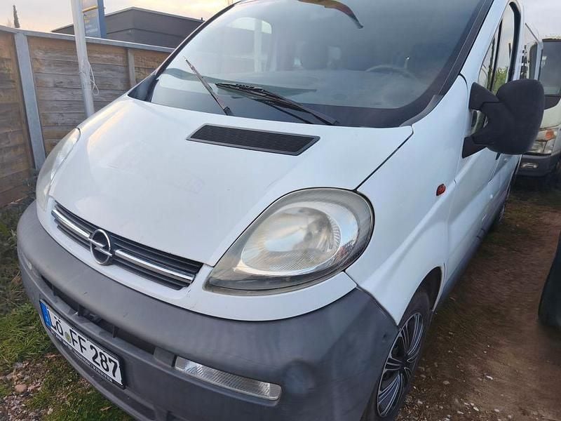 Gebraucht Opel Vivaro 101 PS (74 kW) 2006 Weiß Van / Kleinbus