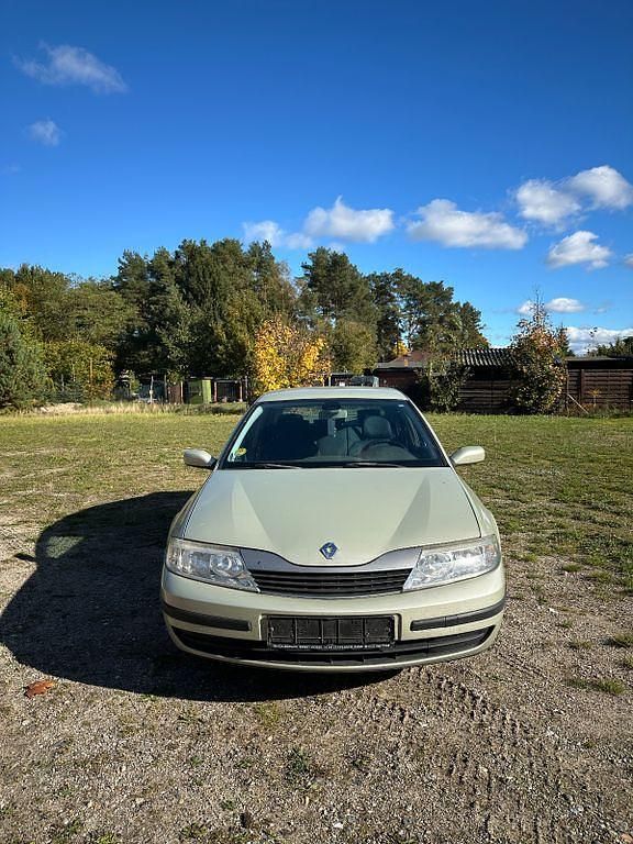 Grau Gebraucht 2002 Renault Laguna II Limousine | 700 € (Fairer Preis) - Bild 1/4