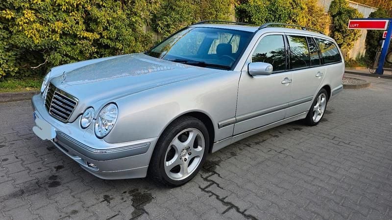 Silber Gebraucht 2001 Mercedes E200 Kombi | 2.990 € (Guter Preis) - Bild 1/4