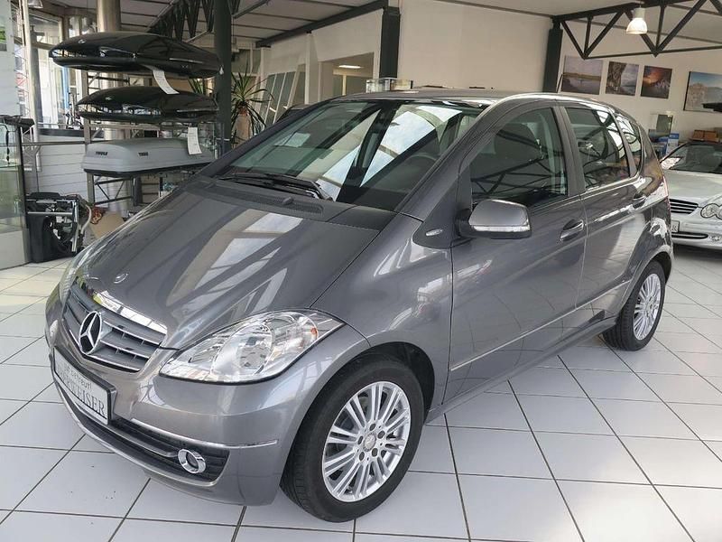 Mountaingrau Gebraucht 2009 Mercedes A150 Limousine | 8.990 € (Teuer) - Bild 1/4