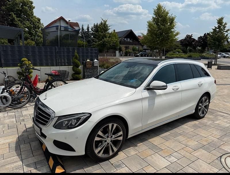 Weiß Gebraucht 2015 Mercedes C250 Exclusive Kombi | 8.900 € (Teuer) - Bild 1/4