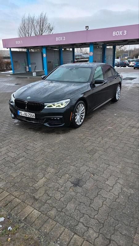 Gebraucht BMW 750L M Sport 449 PS (330 kW) 2017 Schwarz Limousine