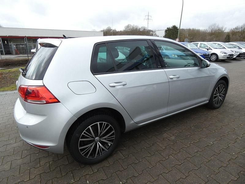 Gebraucht VW Golf VII Allstar 110 PS (80 kW) 2017 Silber Limousine