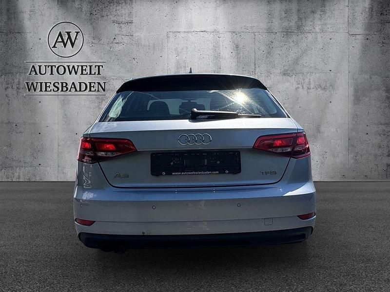Gebraucht Audi A3 150 PS (110 kW) 2017 Silber Limousine