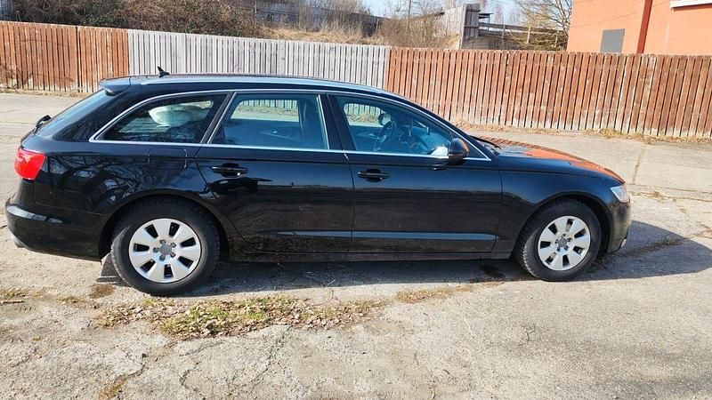 Usado Audi A6 204 HP (150 kW) 2013 Preto Carrinha