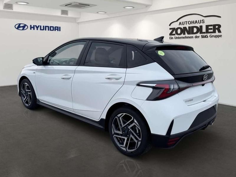 Neu Hyundai i20 N Line 101 PS (74 kW) 2025 Atlas white/ phantom black / s Limousine
