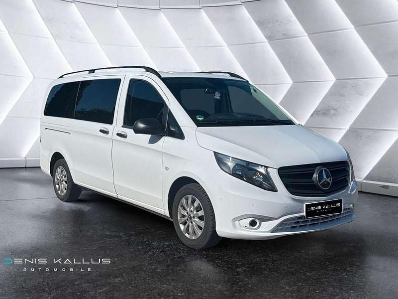 Weiß Gebraucht 2022 Mercedes Vito Edition Van / Kleinbus | 39.799 € - Bild 1/3