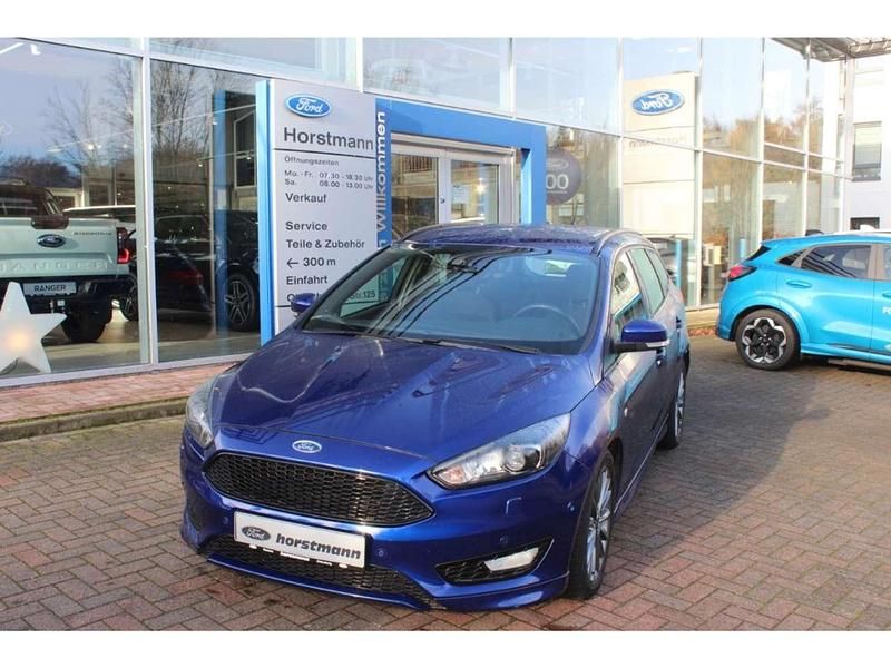 Indicblau metallic Gebraucht 2018 Ford Focus ST-Line Kombi | 11.950 € (Etwas zu teuer) - Bild 1/4