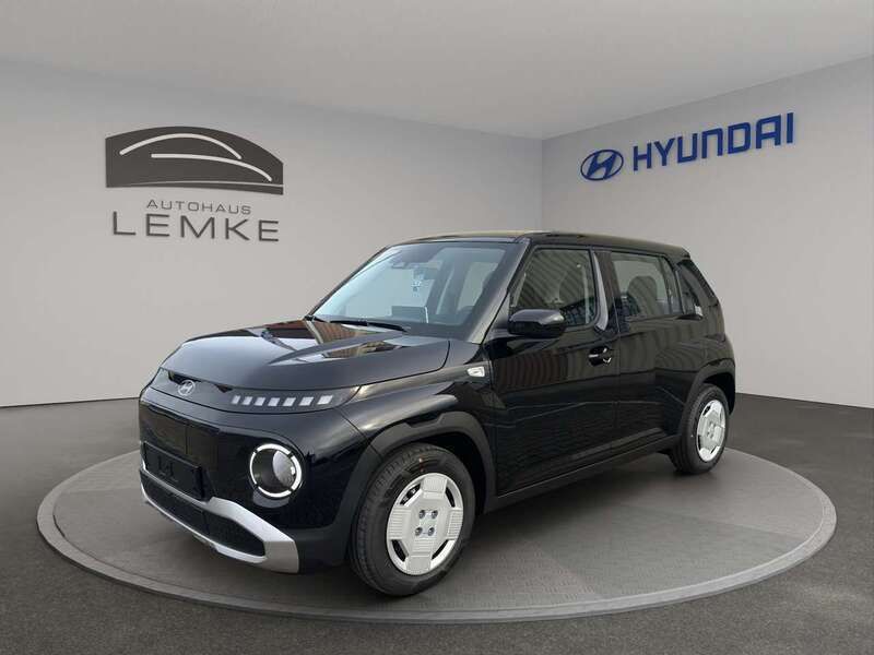 Abyss black metallic Neu 2025 Hyundai Inster Select Kleinwagen | 23.490 € (Superpreis) - Bild 1/4