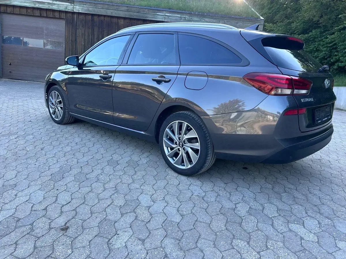 Gebraucht Hyundai i30 Style 120 PS (88 kW) 2018 Grau Kombi