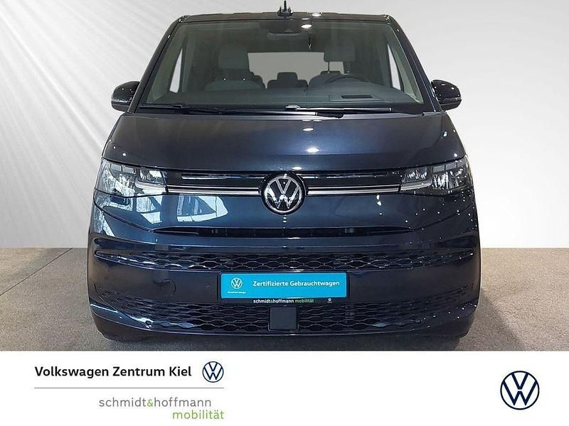 Second-hand VW Multivan Life 150 CP (110 kW) 2024 Albastru Monovolum