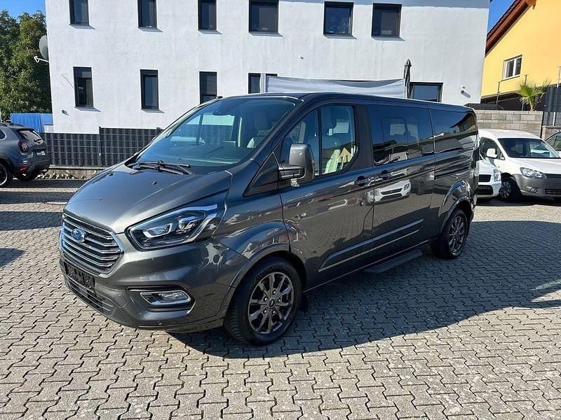 Magnetic Gebraucht 2018 Ford Tourneo Titanium Van / Kleinbus | 18.600 € - Bild 1/4