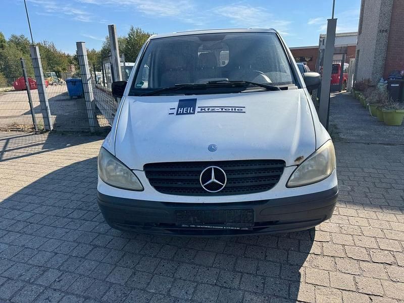 Weiß Gebraucht 2006 Mercedes Vito Van / Kleinbus | 3.499 € (Guter Preis) - Bild 1/4