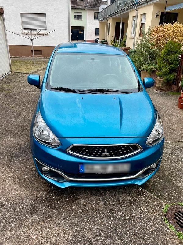 Blau Gebraucht 2017 Mitsubishi Space Star Limousine | 4.899 € (Fairer Preis) - Bild 1/4