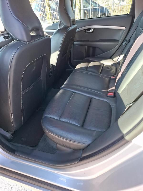 Gebraucht Volvo V70 210 PS (154 kW) 2014 Silber Kombi