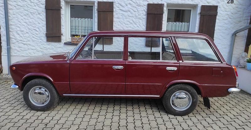 Gebraucht Lada 2102 60 PS (44 kW) 1974 Andere farben Kombi