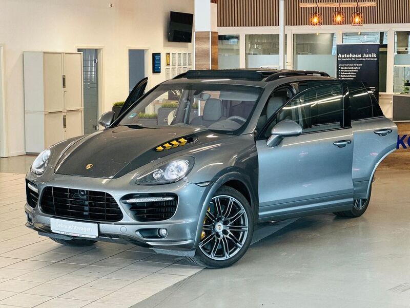 Grau Gebraucht 2012 Porsche Cayenne SUV | 39.900 € - Bild 1/4