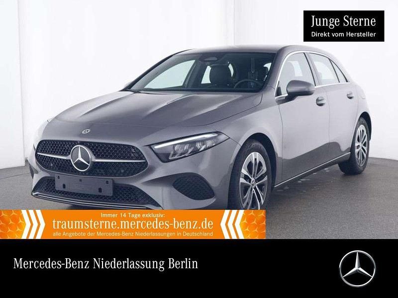 Mountain grau Gebraucht 2024 Mercedes A180 Progressive Limousine | 27.490 € (Guter Preis) - Bild 1/3