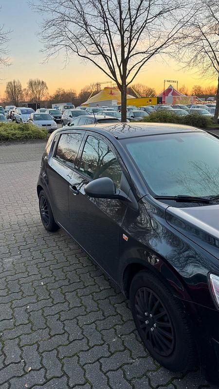 Gebraucht Chevrolet Aveo 69 PS (50 kW) 2012 Schwarz Kleinwagen