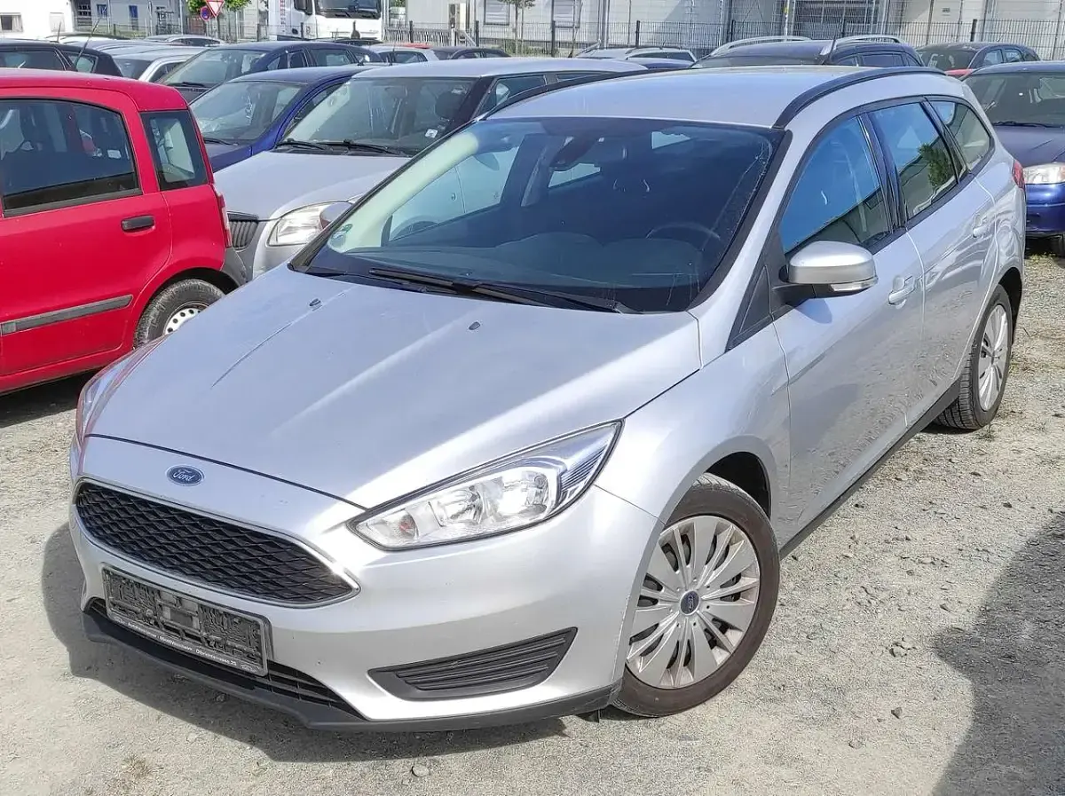 Używany Ford Focus Trend 120 KM (88 kW) 2015 Srebrny Kombi