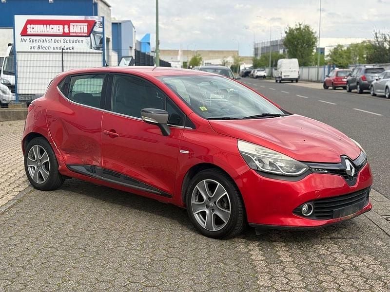 Second-hand Renault Clio IV Expression 75 CP (55 kW) 2014 Roșu Berlinǎ
