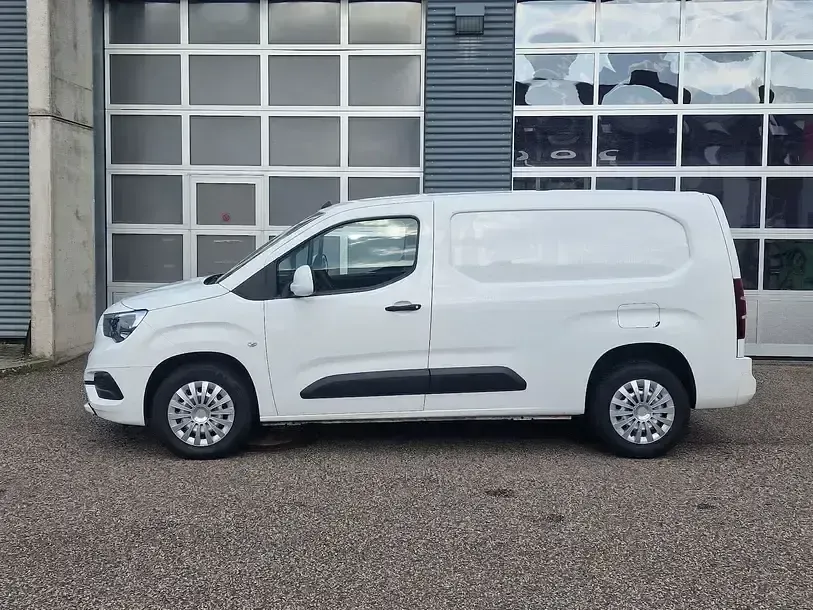 Second-hand Opel Combo 102 CP (75 kW) 2022 Alb Monovolum