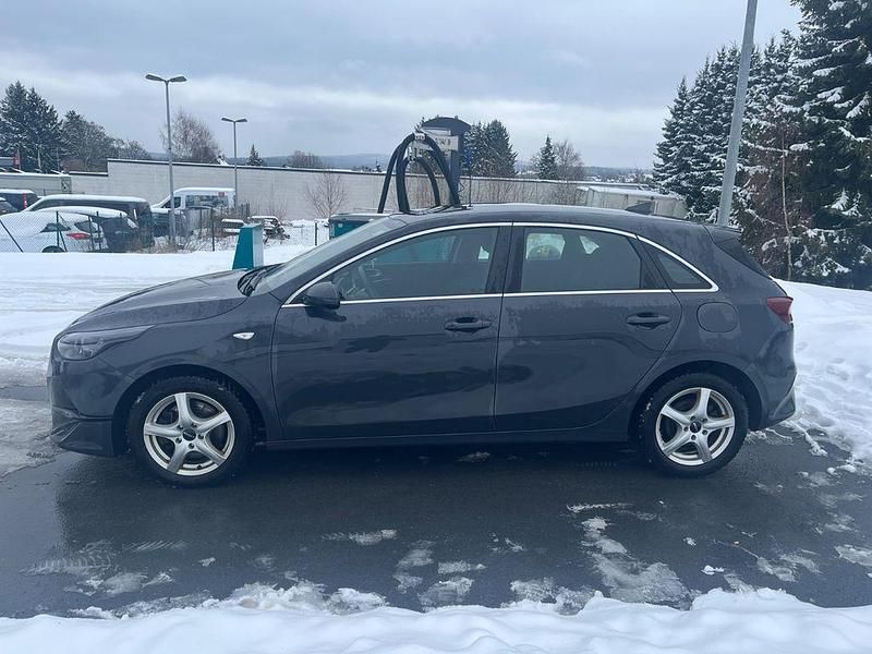 Gebraucht Kia Ceed Vision 160 PS (117 kW) 2022 Grau Kleinwagen