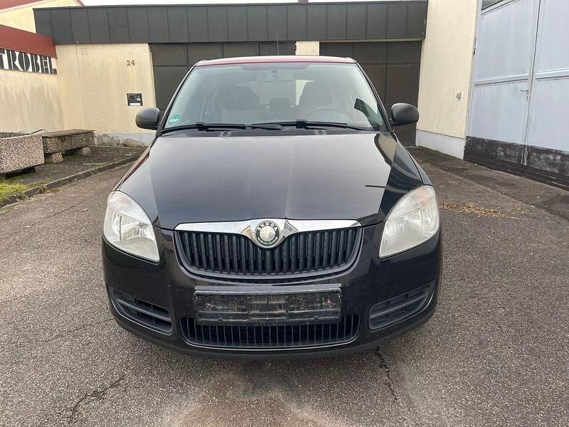 Schwarz Gebraucht 2010 Skoda Fabia Classic Limousine | 1.980 € (Fairer Preis) - Bild 1/4
