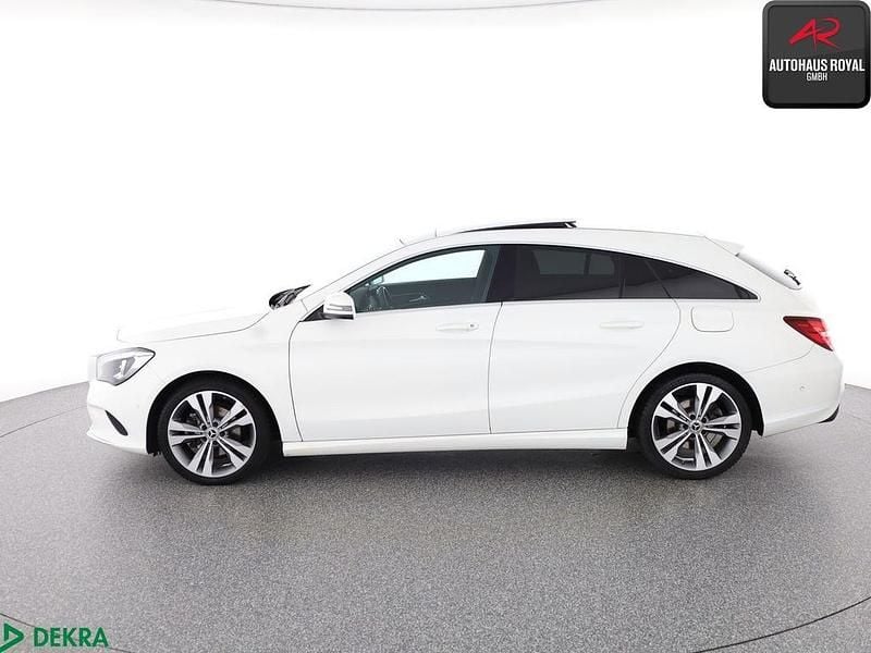 Gebraucht Mercedes CLA220 Shooting Brake Urban 184 PS (135 kW) 2019 Polarweiss Kombi
