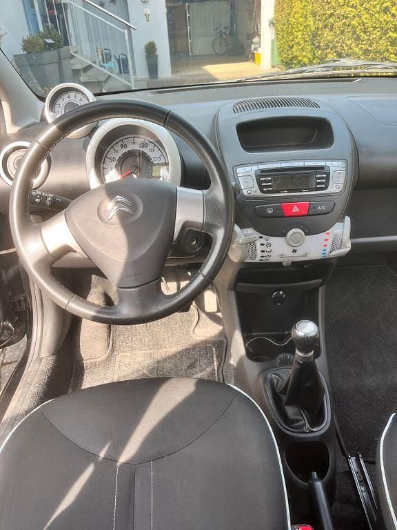 Gebraucht Citroën C1 SELECTION 68 PS (50 kW) 2013 Schwarz Kleinwagen