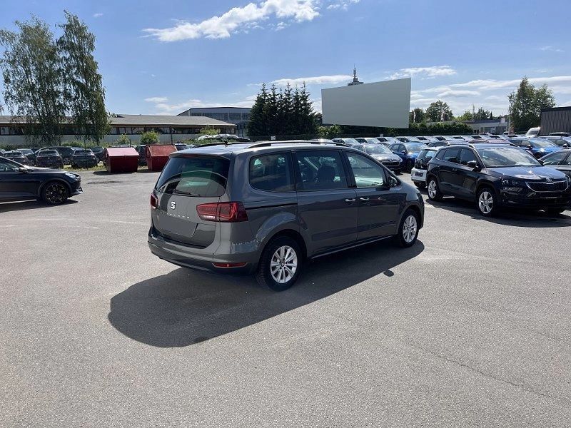Grau Gebraucht 2020 Seat Alhambra Style Van / Kleinbus | 33.489 € (Fairer Preis) - Bild 1/4