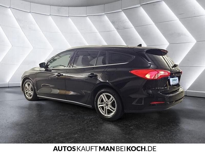 Gebraucht Ford Focus Cool & Connect 125 PS (91 kW) 2019 Schwarz Kombi
