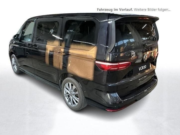 Gebraucht VW Multivan Life 150 PS (110 kW) 2022 Deep black perleffekt Van