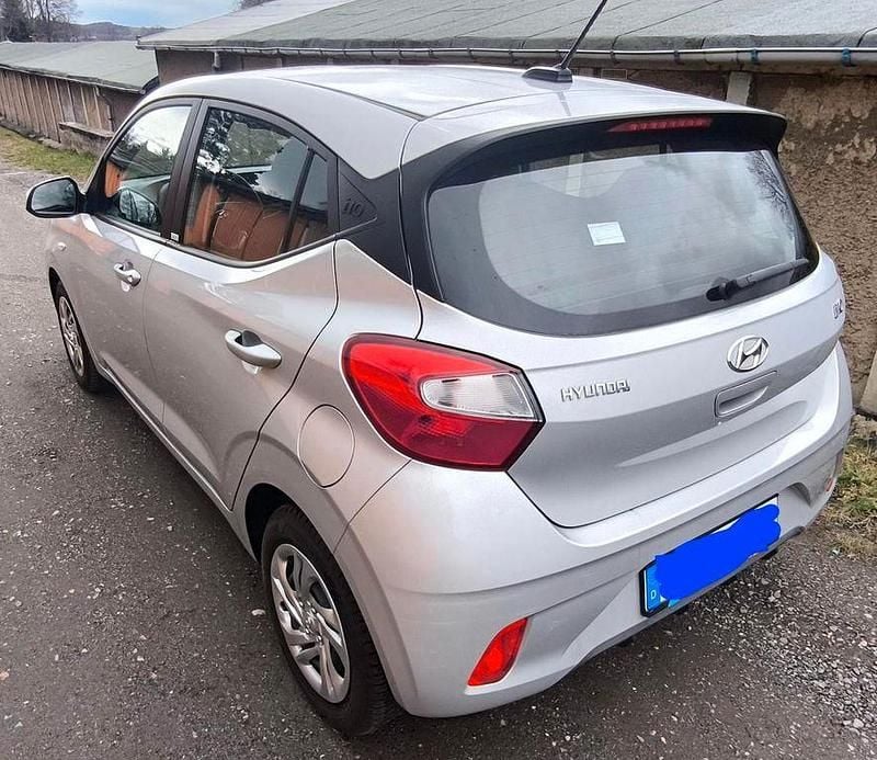 Gebraucht Hyundai i10 Select 67 PS (49 kW) 2021 Silber Kleinwagen