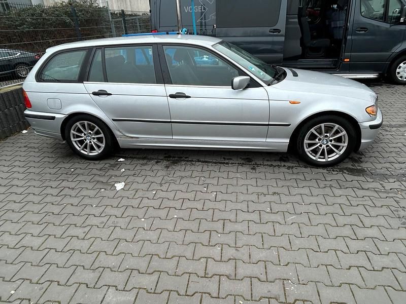 Gebraucht BMW 316 116 PS (85 kW) 2005 Grau Kombi