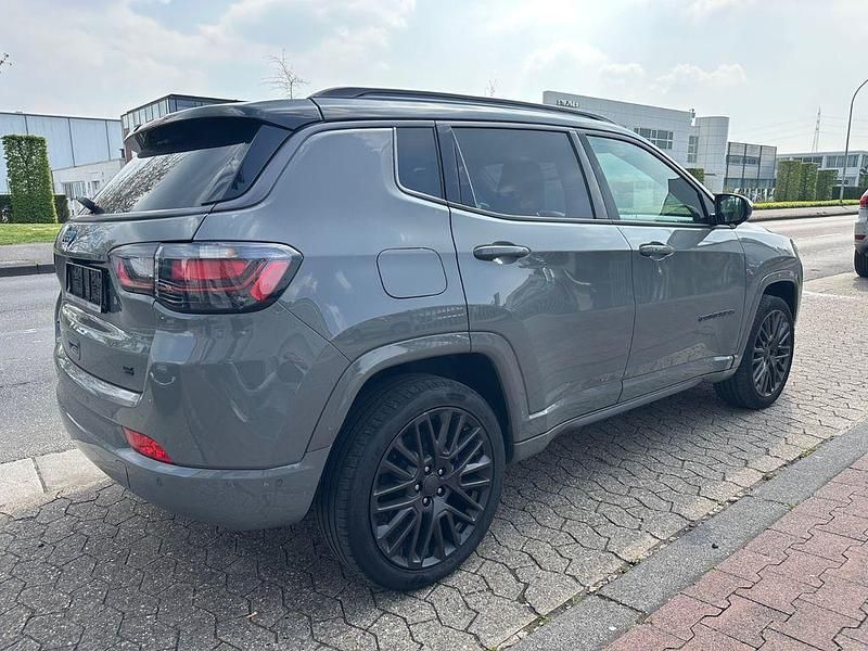 Second-hand Jeep Compass 179 CP (131 kW) 2021 Gri SUV