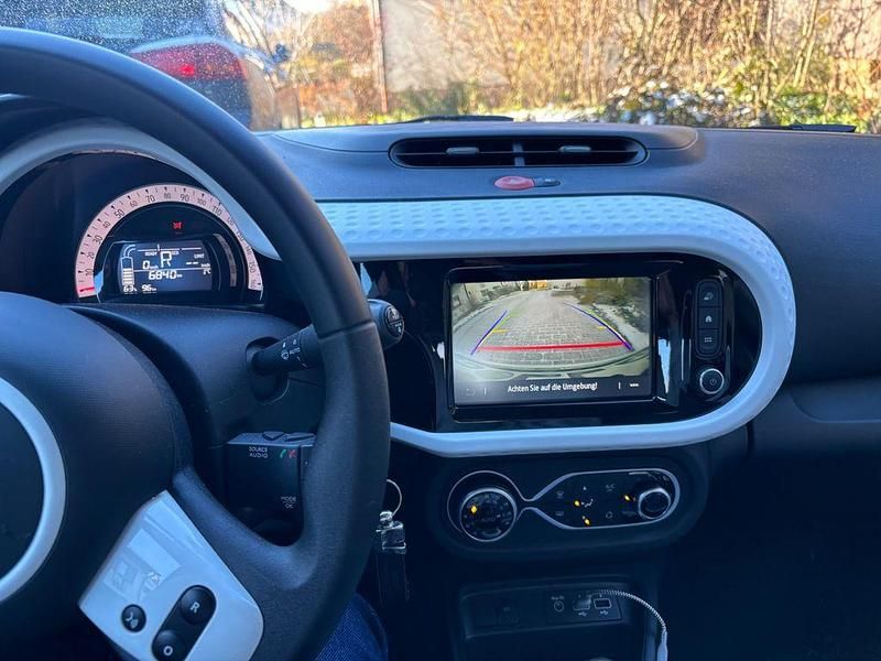 Weiß Gebraucht 2022 Renault Twingo Equilibre Kleinwagen | 11.500 € (Fairer Preis) - Bild 1/4