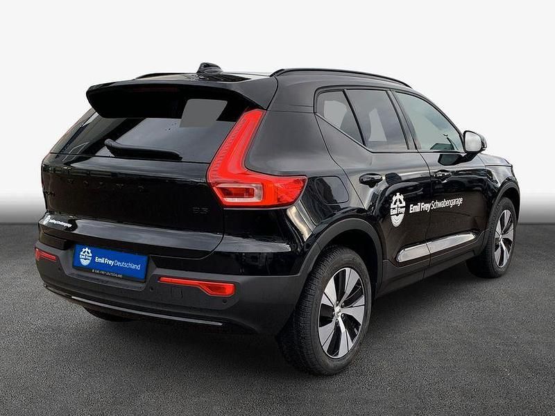 Neu Volvo XC40 Plus 163 PS (119 kW) 2025 Schwarz SUV