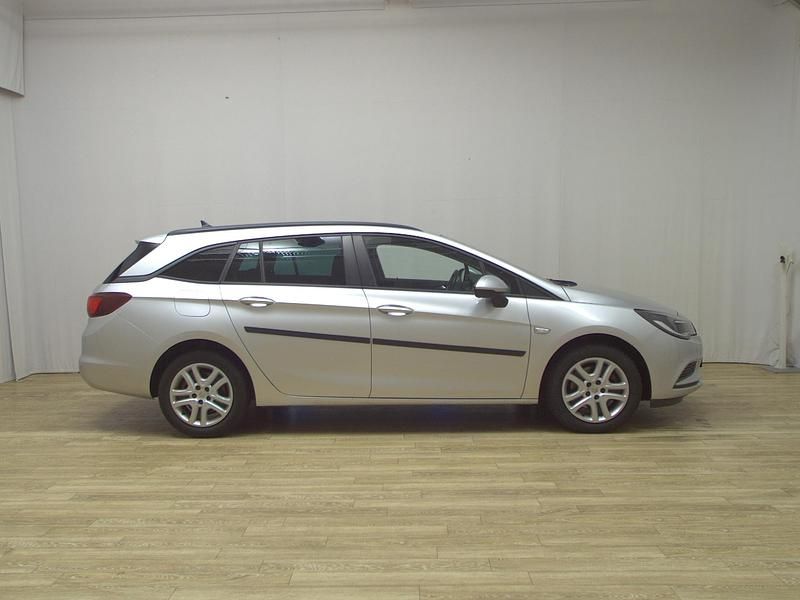 Silber Gebraucht 2018 Opel Astra Edition Kombi | 10.680 € (Guter Preis) - Bild 1/4