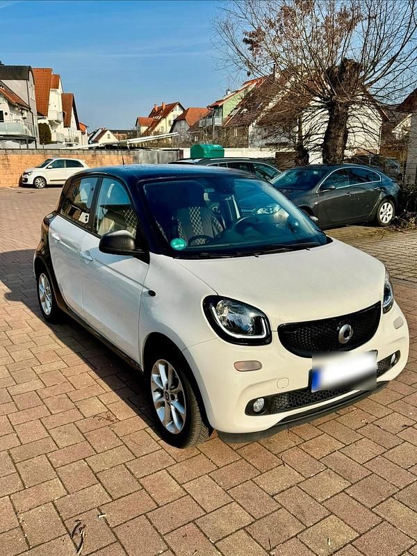 Gebraucht Smart ForFour Passion 71 PS (52 kW) 2017 Weiß Kleinwagen