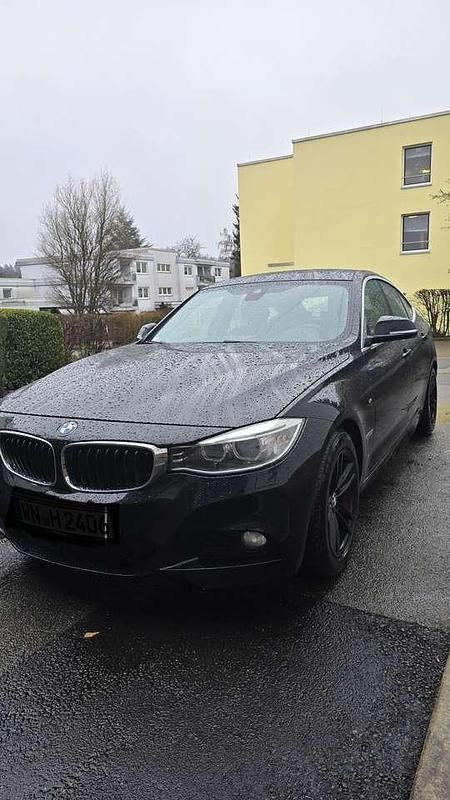 Gebraucht BMW 330 Sport Line 258 PS (189 kW) 2015 Schwarz Limousine