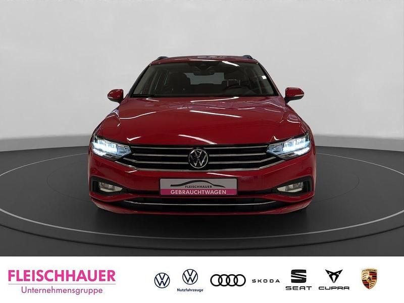 Gebraucht VW Passat Business 150 PS (110 kW) 2022 Rot Kombi