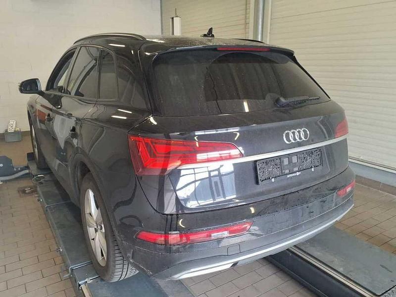 Gebraucht Audi Q5 Ambiente 163 PS (119 kW) 2022 Brillantschwarz SUV