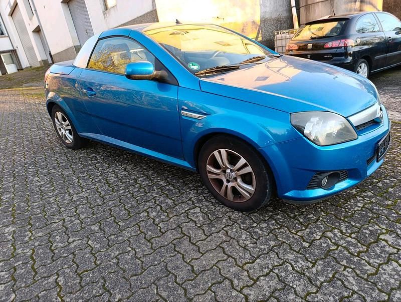 Gebraucht Opel Tigra 90 PS (66 kW) 2004 Blau Kleinwagen