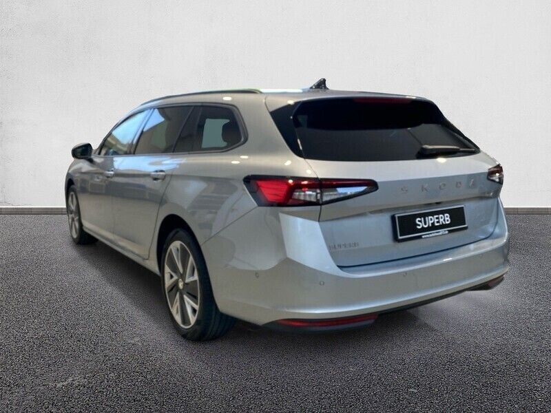Second-hand Skoda Superb Selection 150 CP (110 kW) 2024 Argintiu Break
