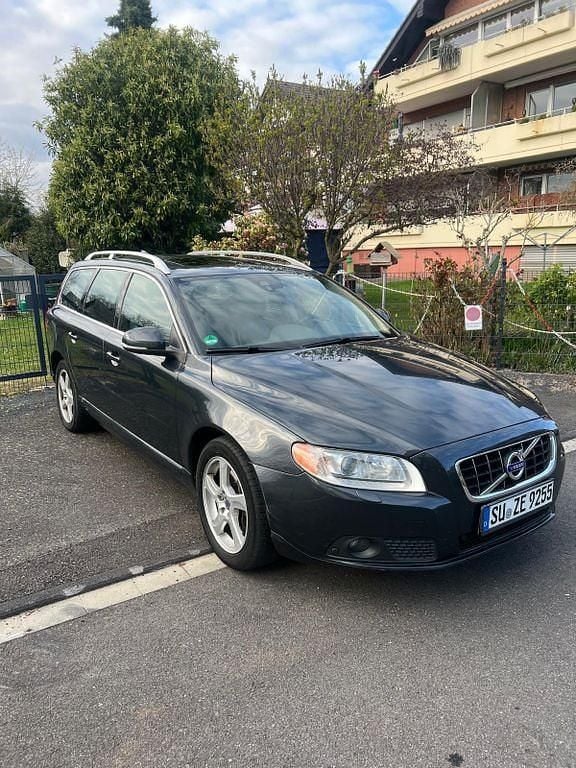 Gebraucht Volvo V70 163 PS (119 kW) 2012 Grau Kombi