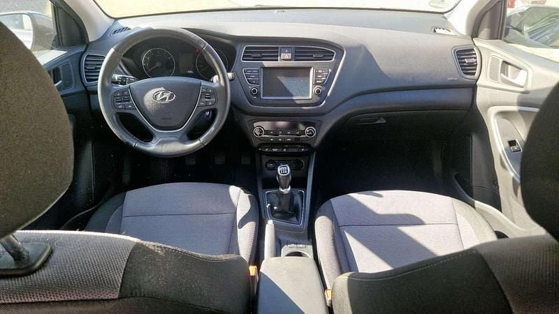 Gebraucht 2020 Hyundai i20 Trend Limousine | 13.222 € (Guter Preis) - Bild 1/4