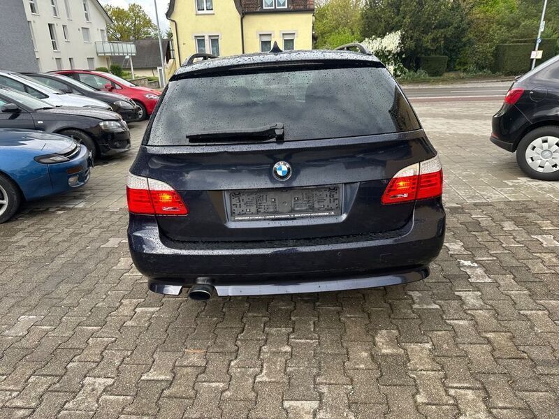 Gebraucht BMW 520 Advantage 177 PS (130 kW) 2009 Blau Kombi