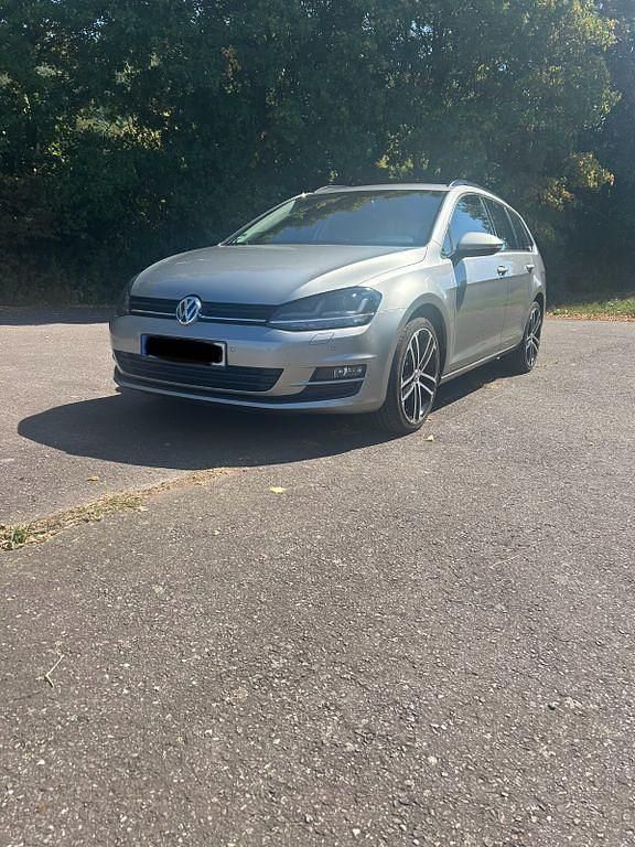 Grau Gebraucht 2015 VW Golf VII Comfortline Kombi | 9.700 € (Fairer Preis) - Bild 1/4